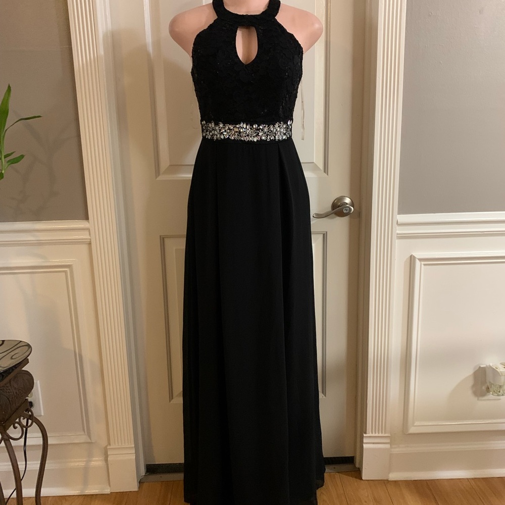 Women’s junior black halter maxi dress size (S)